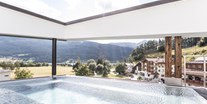 Hundehotel - St. Anton am Arlberg - Infinity-Skywhirlpool  - Aktiv und Wellnesshotel Traube Post