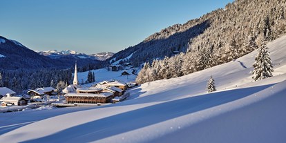 Hundehotel - PLZ 87629 (Deutschland) - Winterliche Ansicht auf das Balderschwanger Tal - HUBERTUS MOUNTAIN REFUGIO ALLGÄU