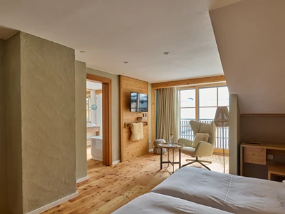 Hundehotel - Pools: Schwimmteich - Unikat-Zimmer Berglust - HUBERTUS MOUNTAIN REFUGIO ALLGÄU