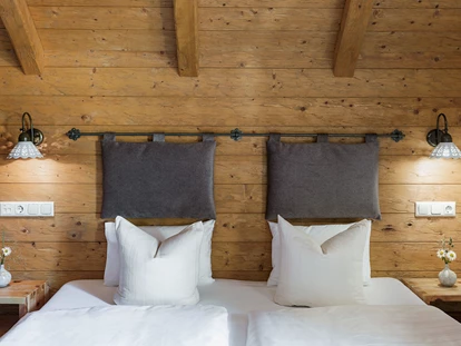 Hundehotel - WLAN - Berchtesgaden - Schlafzimmer im Chalet - Feriendorf Holzleb'n