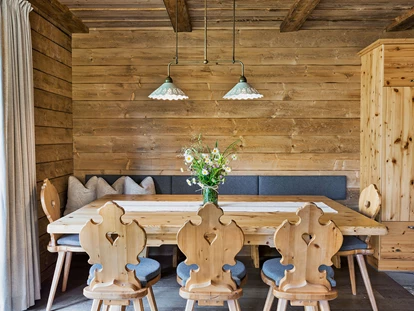 Hundehotel - WLAN - Berchtesgaden - Wohnküche im Chalet - Feriendorf Holzleb'n
