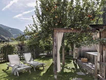Hundehotel - WLAN - Berchtesgaden - Idyllische Gärten am Chalet - Feriendorf Holzleb'n