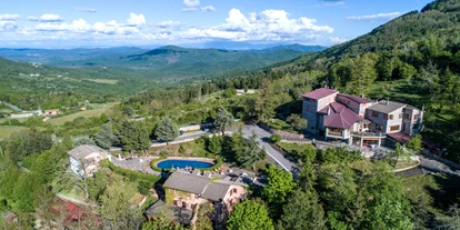 Hundehotel - WLAN - Toskana - Hotelansicht mit Pool - Hotel Rifugio Prategiano Maremma Toskana