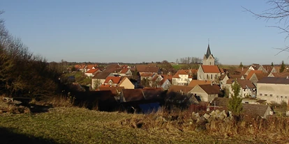 Hundehotel - Umgebungsschwerpunkt: am Land - Castell - Unser Dorf Schmerbach, wir sind ganz links auf dem Bild - Ferienhof Sommerberg