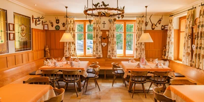 Hundehotel - Tauplitz - Unsere Stube. Hier dürfen Gäste und ihre vierbeinigen Begleiter immer Platz nehmen - Bio Hotel Feistererhof