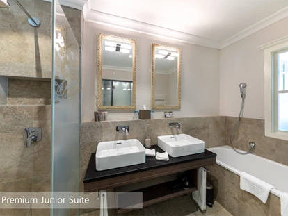 Hundehotel - Doggies: 3 Doggies - Premium Junior Suite Bad - Lenkerhof gourmet spa resort - Relais & Châteaux