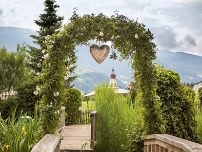 Hundehotel - Pools: Schwimmteich - Hotel Magdalena****