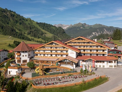 Hundehotel - Doggies: 3 Doggies - Außenansicht Hotel - Familotel Kaiserhof****
