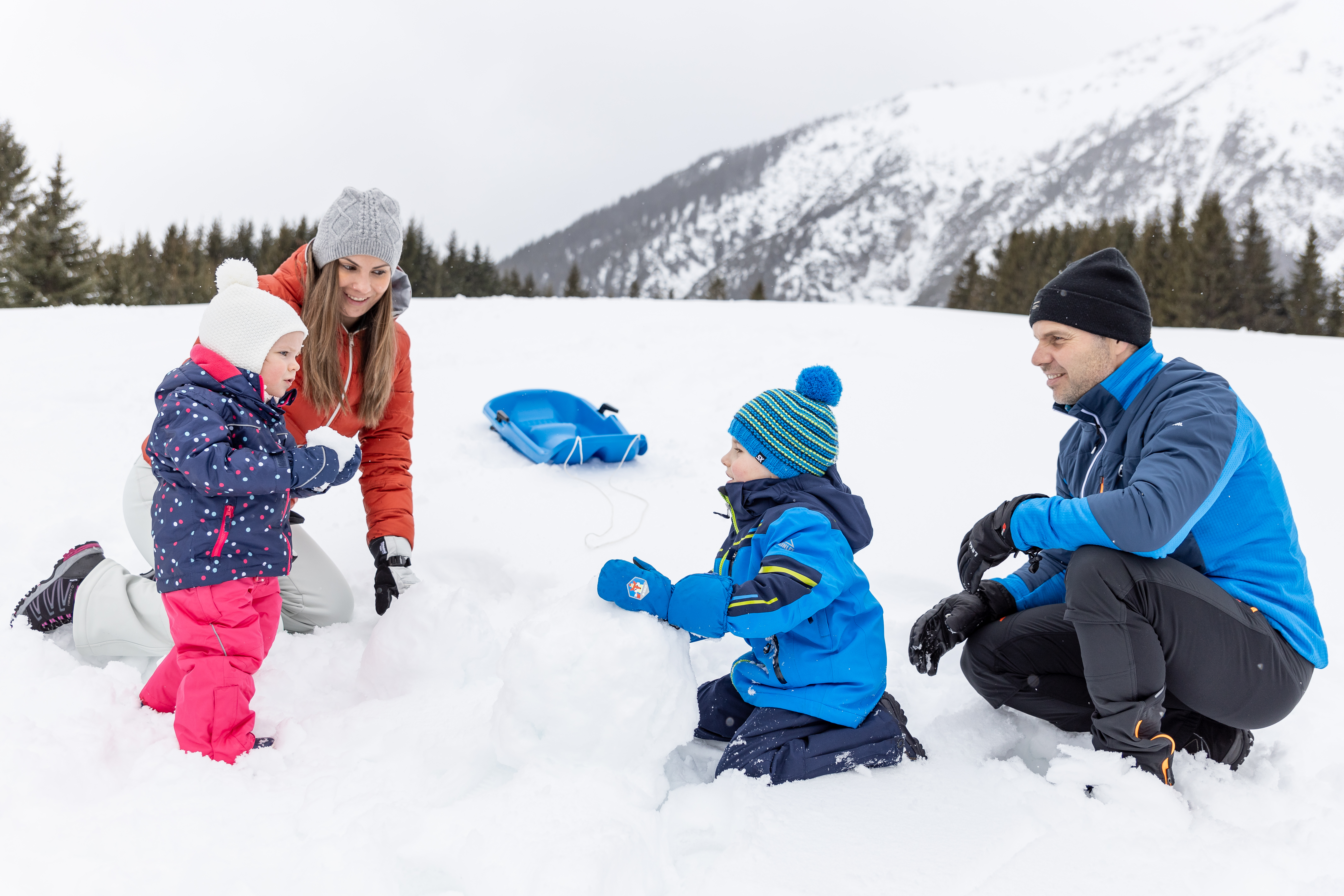 Urlaub-mit-Hund: Spiel und Spaß in der Natur für die ganze Familie - Familotel Kaiserhof**** - Haus | Umgebung, Urlaub mit Hund