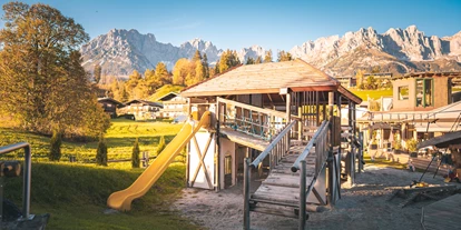 Hundehotel - Pools: Schwimmteich - Spielplatz Outdoor - Vitalhotel Sonnenhof ****s