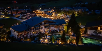 Hundehotel - Pools: Schwimmteich - Hotel Außenansicht  - Vitalhotel Sonnenhof ****s
