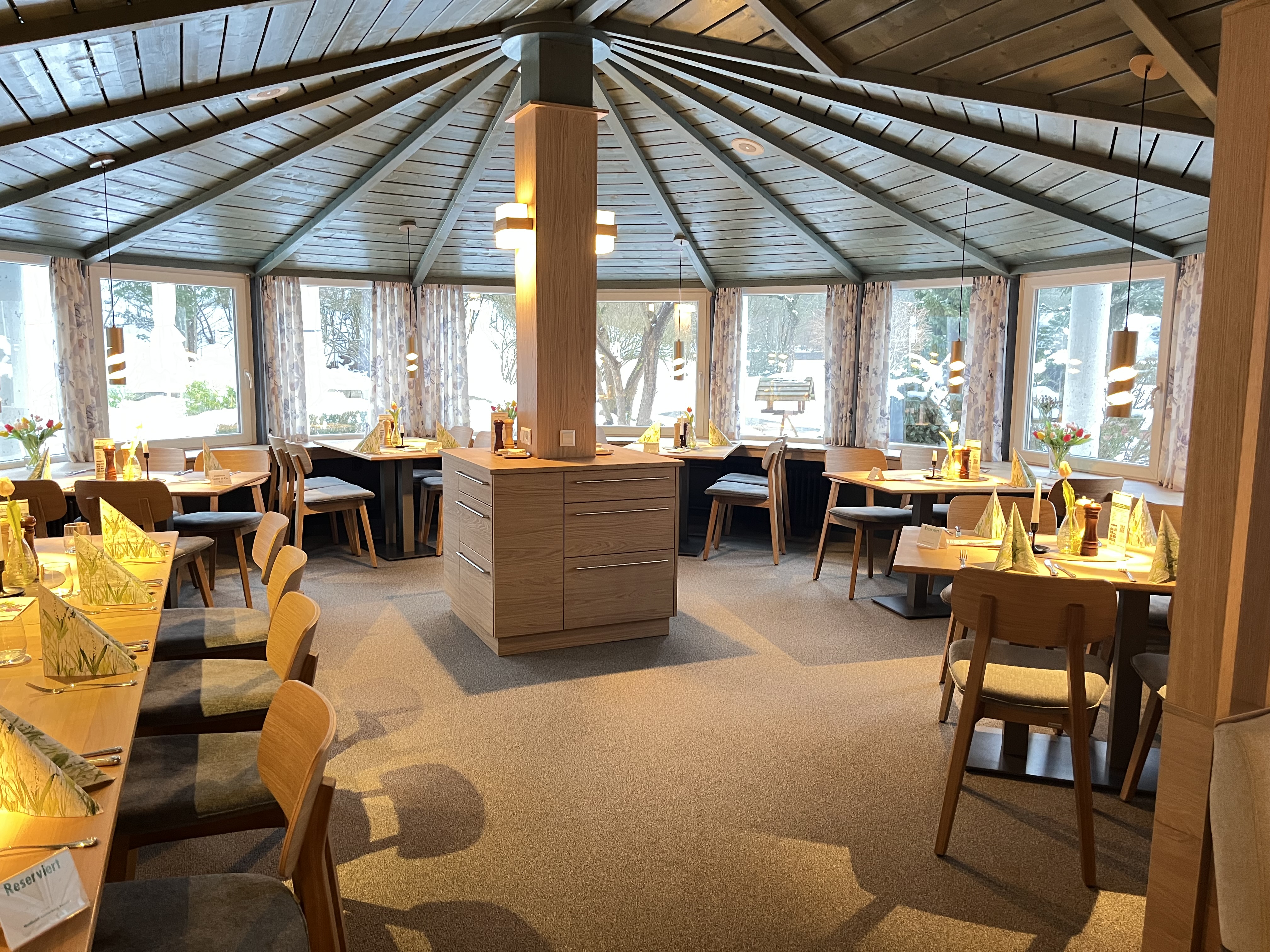 Urlaub-mit-Hund: Restaurant "blaue Ente" - Waldhotel Schäferberg